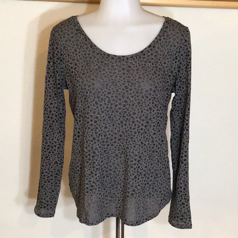 💐2/$20 LOFT sheer animal print long sleeved top